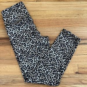 Leopard print size Small Everything Legging